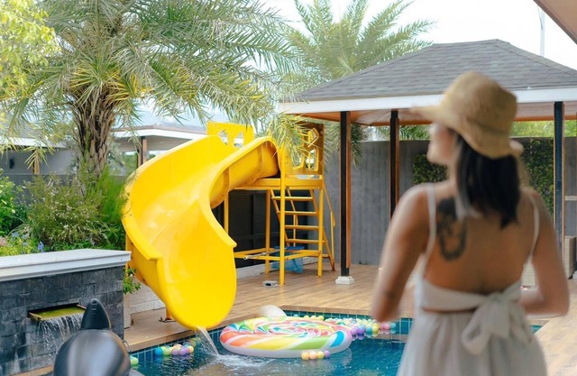 Orange Private Pool Villa, Near Cham Am Beach