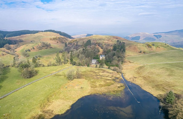 Ornockenoch House - a house that sleeps 14 guests in 7 bedrooms