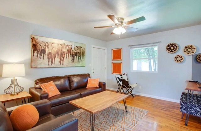OSU 2 bed 6 blocks to stadium