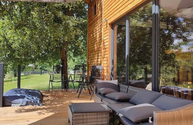 Our largest tiny house - TinyHouse between the ponds. Large terrace, wood-burnin