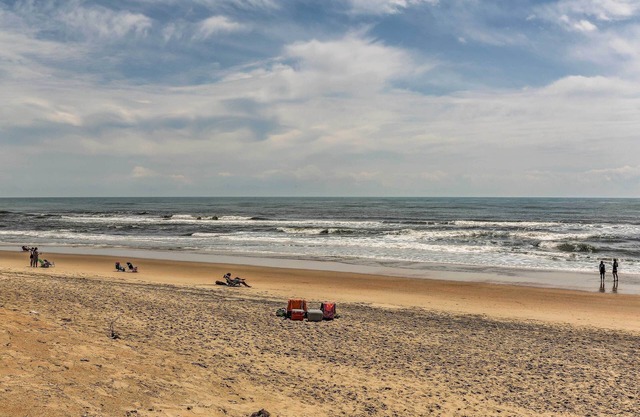 Outer Banks Island Cottage - 1 Mi to Frisco Beach!