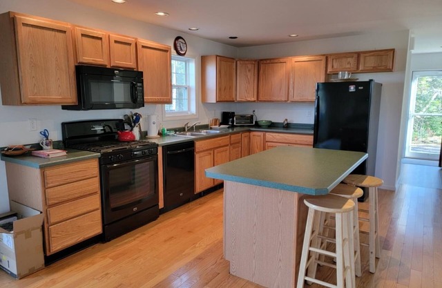 OWL HOUSE | SCREEN PORCH | 4 Bed, 2.5 Bath