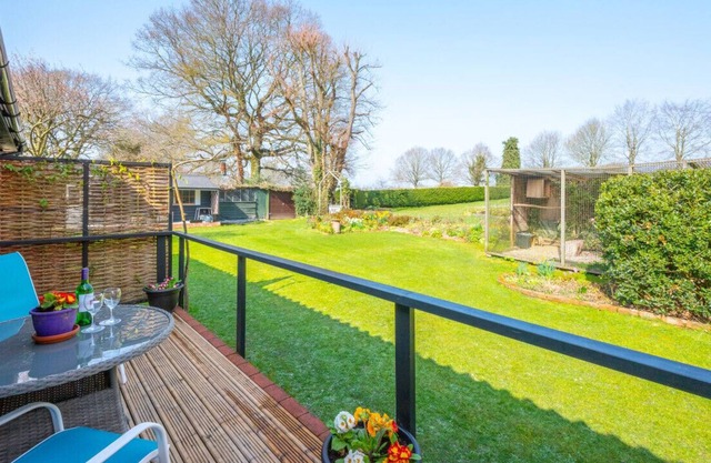 Owlhoot Annexe - One Bedroom House, Sleeps 2
