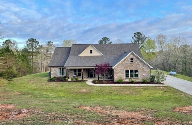 Oxford Country Home-15 Minutes From Campus!