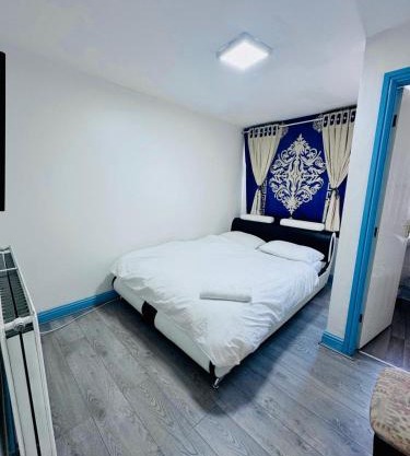 OYO Unique Private Rooms - Bolton Central, Free Parking