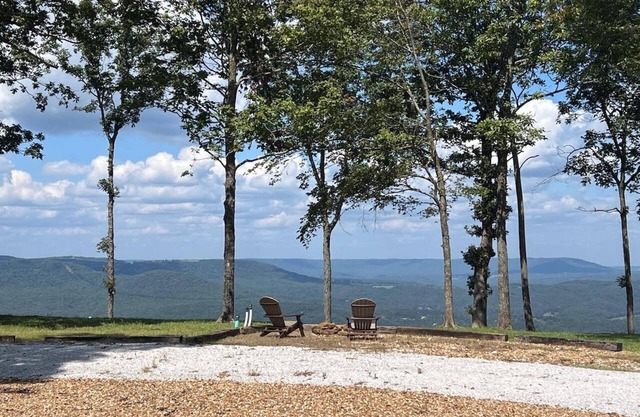 Ozark Vista Retreat - Ozark views and modern style