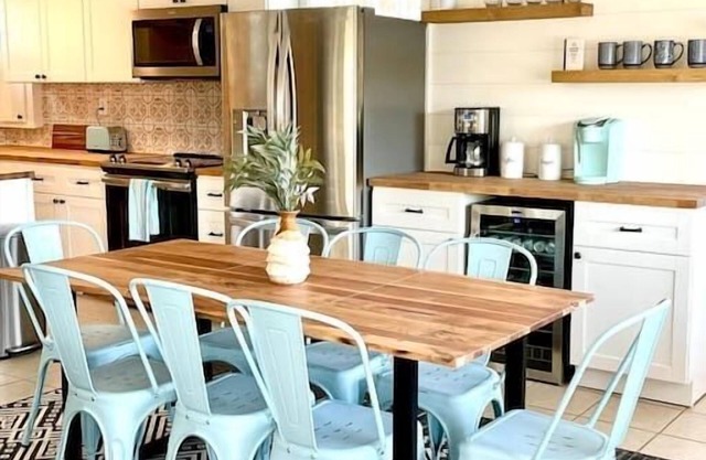 Ozarks waterfront home, private dock, boat slip, kayaks, paddle board!