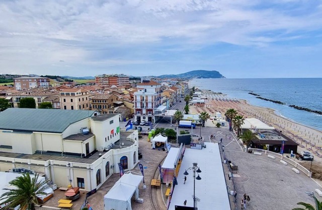 P012 - Porto Recanati, wonderful three-room apartment facing the sea