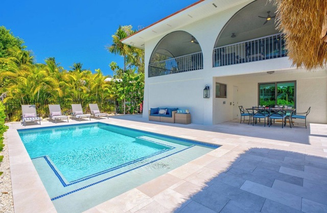 P91 - New Listing! Fabulous 3 bed, 3 bath Flamingo Island home with private.