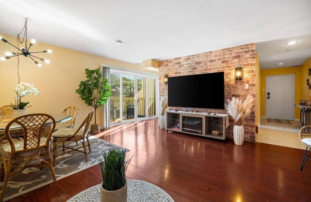 Pacific Getaway: Near Beach & Boardwalk