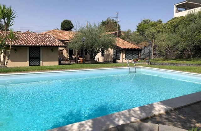 PACO'S HOUSE ON ETNA