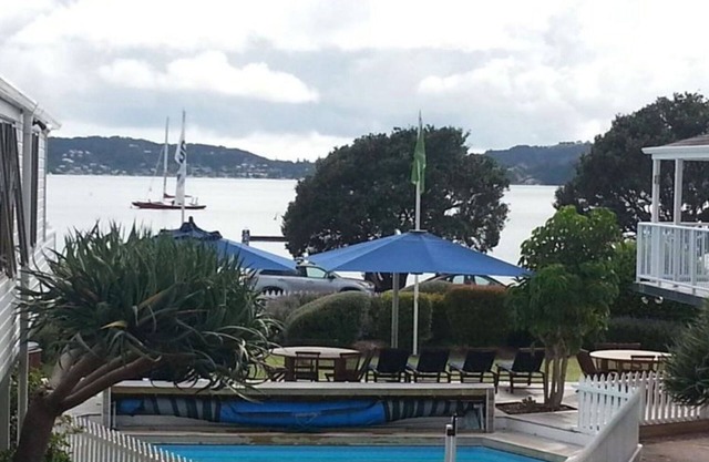 Paihia Bay of Islands, 2 bedroom unit in holiday resort. Sleeps 5.