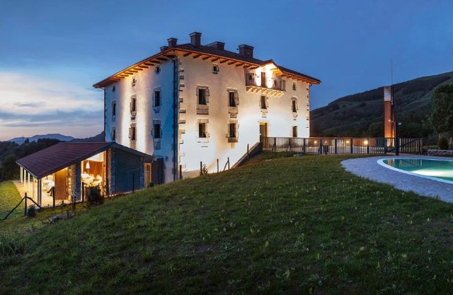 Palacio de Yrisarri by IrriSarri Land