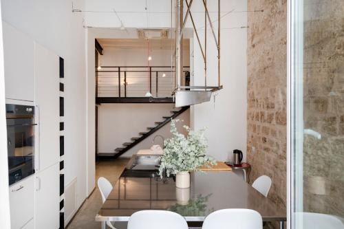 Palazzo D'Amelj Elegant Modern Loft
