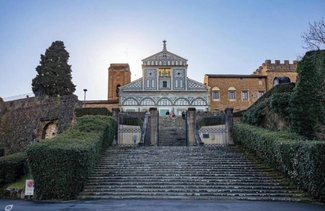 Palazzo Lungarno Luxurious 4-Bedroom Penthouse with Terrace in Central Florence