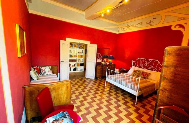 Palazzo Valenti - Camere in palazzo rinascimentale