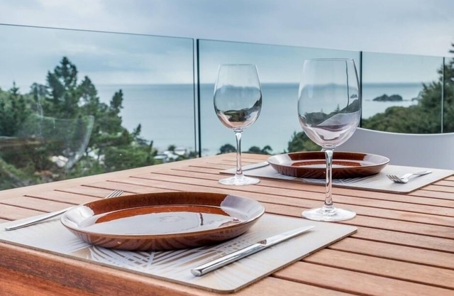 Palm Beach Hotel-Standard Oasis with Superb Sea Views
