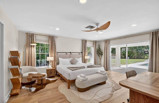Palm Beach Polo/PGA Retreat – Pool & Luxe Comfort