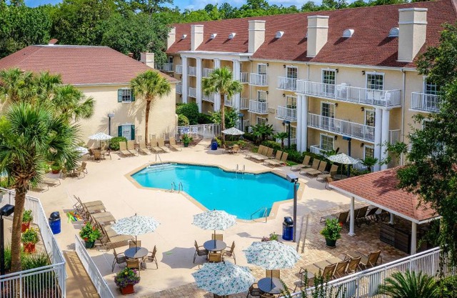 Palmera Inn and Suites