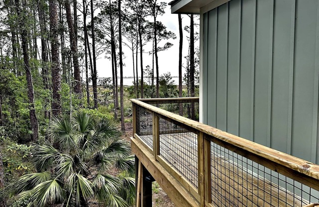 Panacea Treehouse ⭐️ Pet Friendly- Relaxing Views