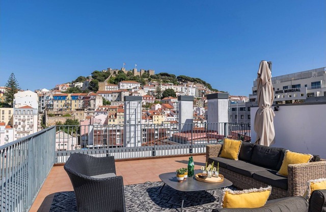 Panorama - Luxurious Penthouse by LovelyStay