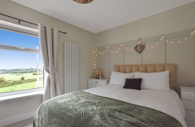 Panoramic sunset views - Free parking
