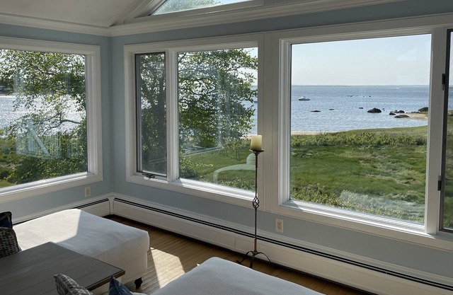 Panoramic views of the ocean, large deck with direct access to the water