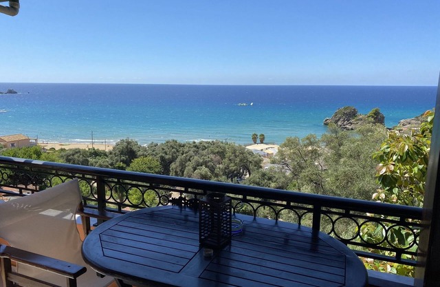Papadatos Family Apt With Amazing View - 5mins from the beach on foot.