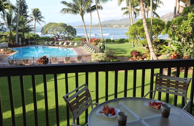 Paradise found-Ocean Front 2 Bdr/Bth/Lanais-faces ocean FULL AC-SALE 8 & 9/2025