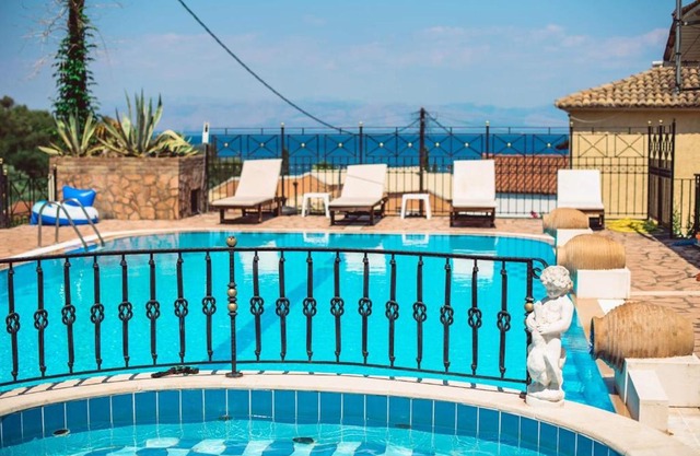 Paradise Sea View Pool Apartments Moraitika