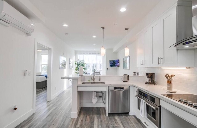 Park Blvd 303 | Heart of the City | Modern | Vibrant