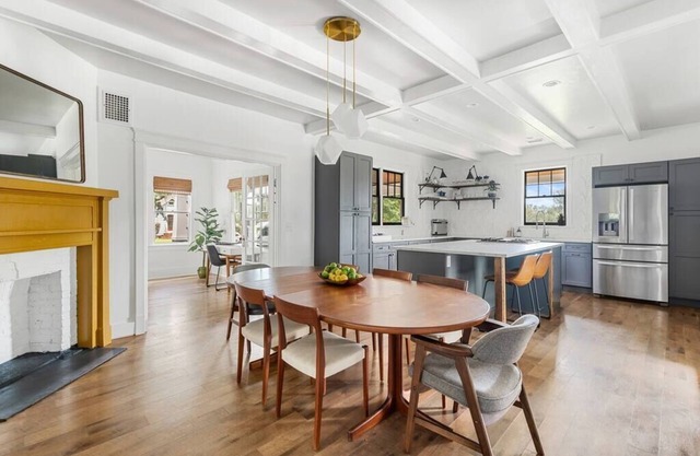 Park Circle Haven with Putting Green and Pool Table