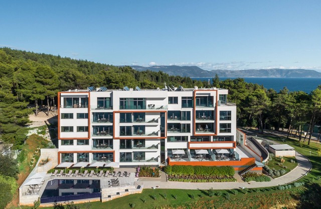 Park Hill Residences with private pool and garage, Istria