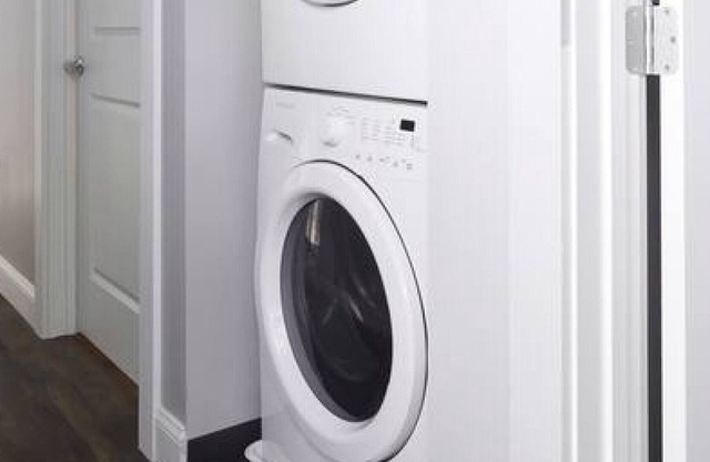 Parking Available - Fully Furnished 4br, 2ba Flat!