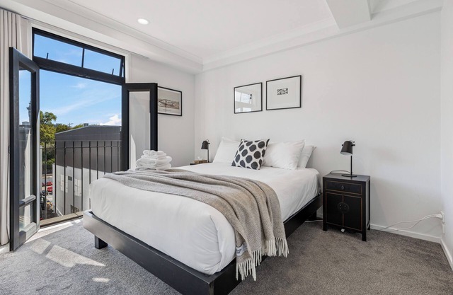Parnell Apartment - Auckland City Fringe, Stylish 1 bedroom with carpark