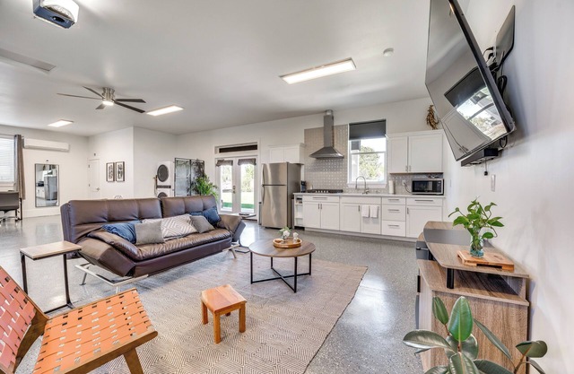 Pasco Studio Vacation Rental w/Private Patio!