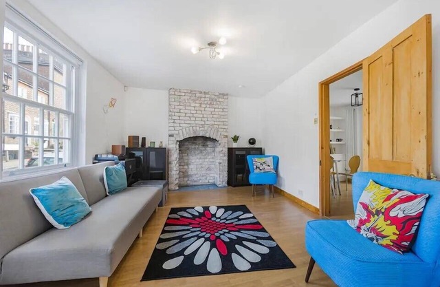 Pass the Keys | 35 Spencer st · Stylish, City Centre Retreat