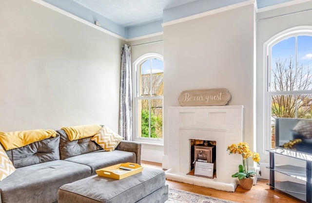 Pass the Keys | A Spacious Cosy Holiday Retreat!