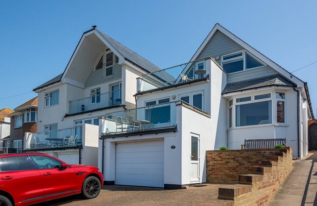 Pass the Keys | A Spacious Seaside house in Hampton, Herne Bay