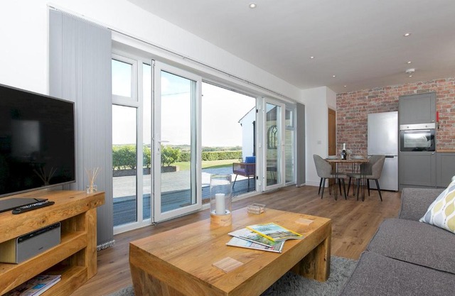 Pass the Keys Adorable 1 bedroom Country Cottage couplessingles