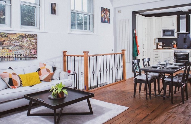 Pass the Keys | Cosy and Spacious Flat for 4