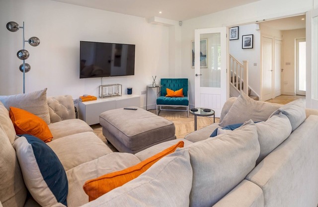 Pass the Keys | Delightful 3 Bed Country home with Large Garden