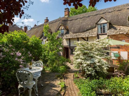 Pass the Keys Dara Cottage 16th Century Thatched Cottage