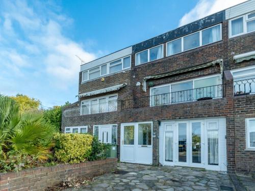 Pass the Keys Large 4 Bedroom Home Stunning views Contractor