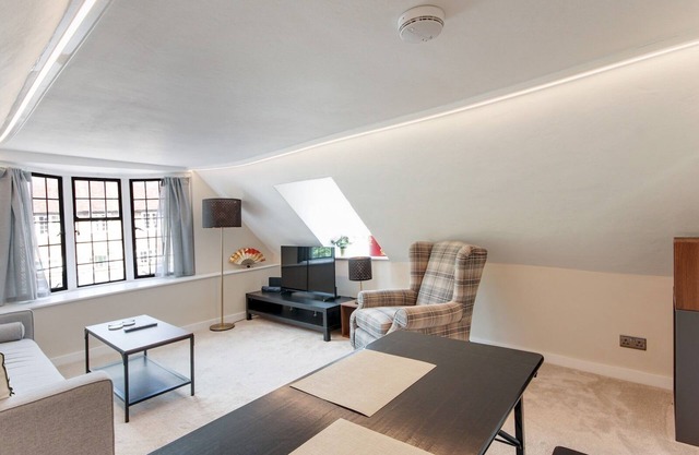 Pass the Keys | Newly renovated flat Sevenoaks High Street