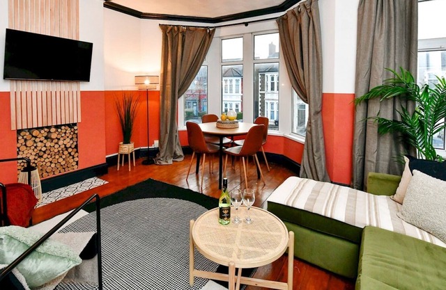 Pass the Keys | Quirky 2 Bed Apartment Sleeps 4
