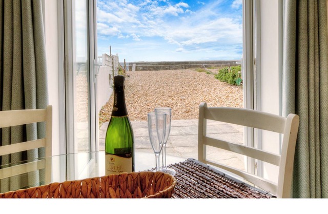 Pass the Keys | Shore to Please - Sea views and beach front modern 1bed apt with sofabed