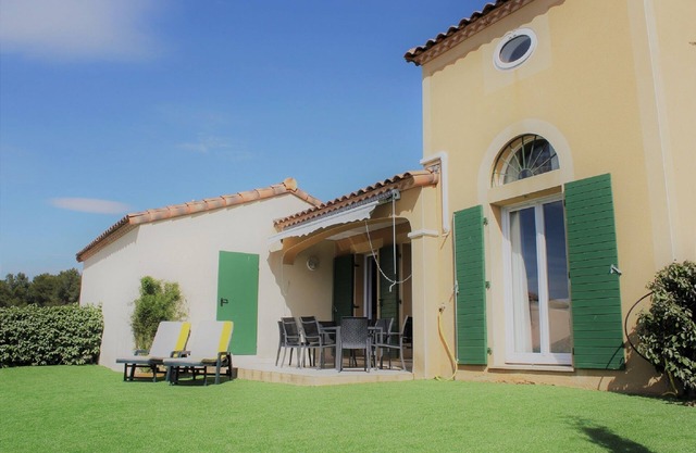 Peaceful 3 Bed Villa On Gated Complex Of St Thomas Golf Club With Heated Pool