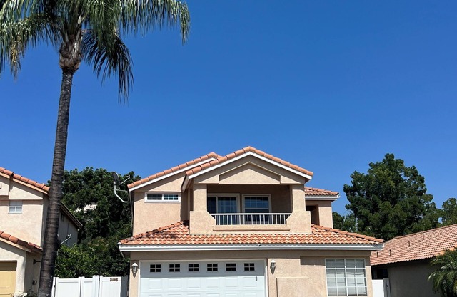 Peaceful 3-Bedroom/3 Bathroom house East Highland w/AC & WiFi, Pet-Friendly!