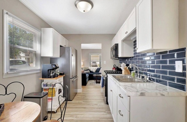 Peaceful 3 Bedroom-Pet Friendly Home in Quiet Area